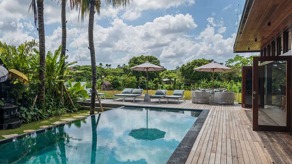 MOA villa pool view